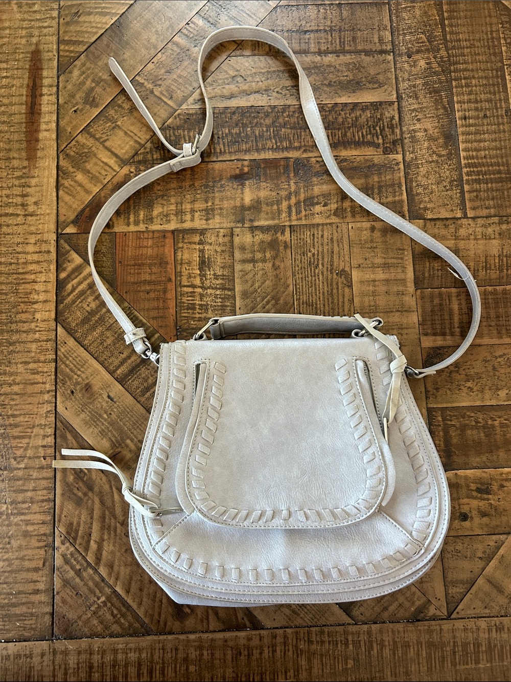 Women's Light Gray Crossbody Saddle Bag - Stylish Everyday Carry